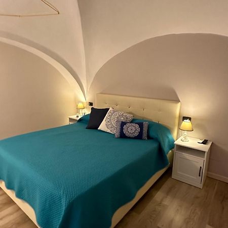 לינה וארוחת בוקר נאפולי Casa Historical Center מראה חיצוני תמונה